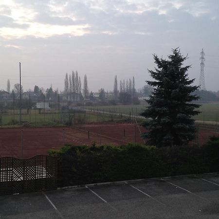 Pension Tennisweber Schwechat Exterior photo